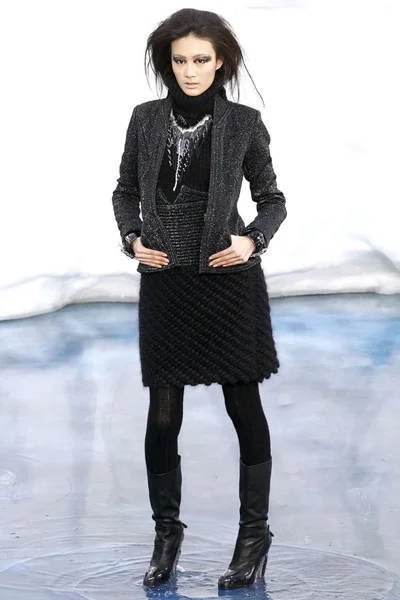 Look 48